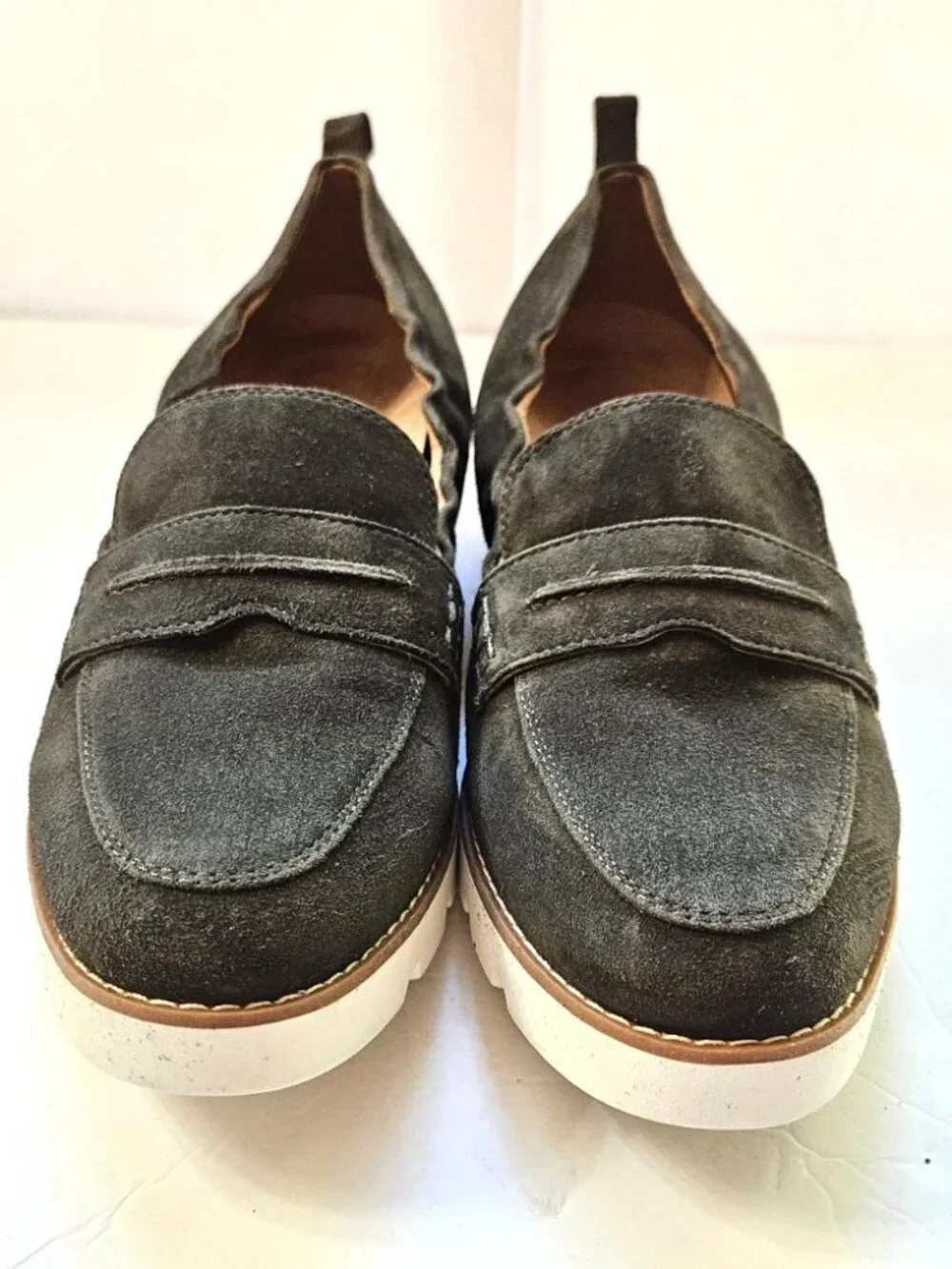 Vionic Cynthia II Dark Green Suede Penny Loafers Size 10 Womens EUC